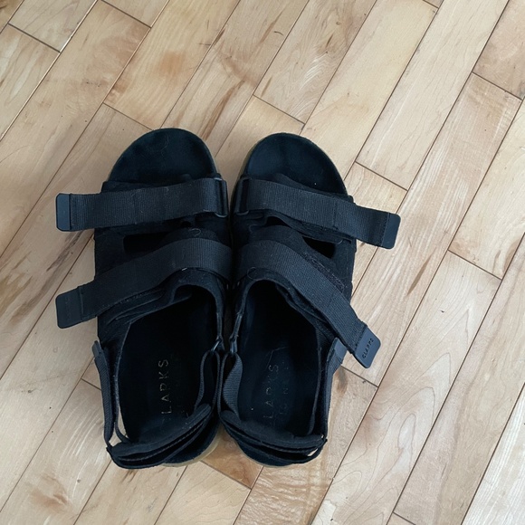 Clark’s Velcro sandals - Picture 2 of 3